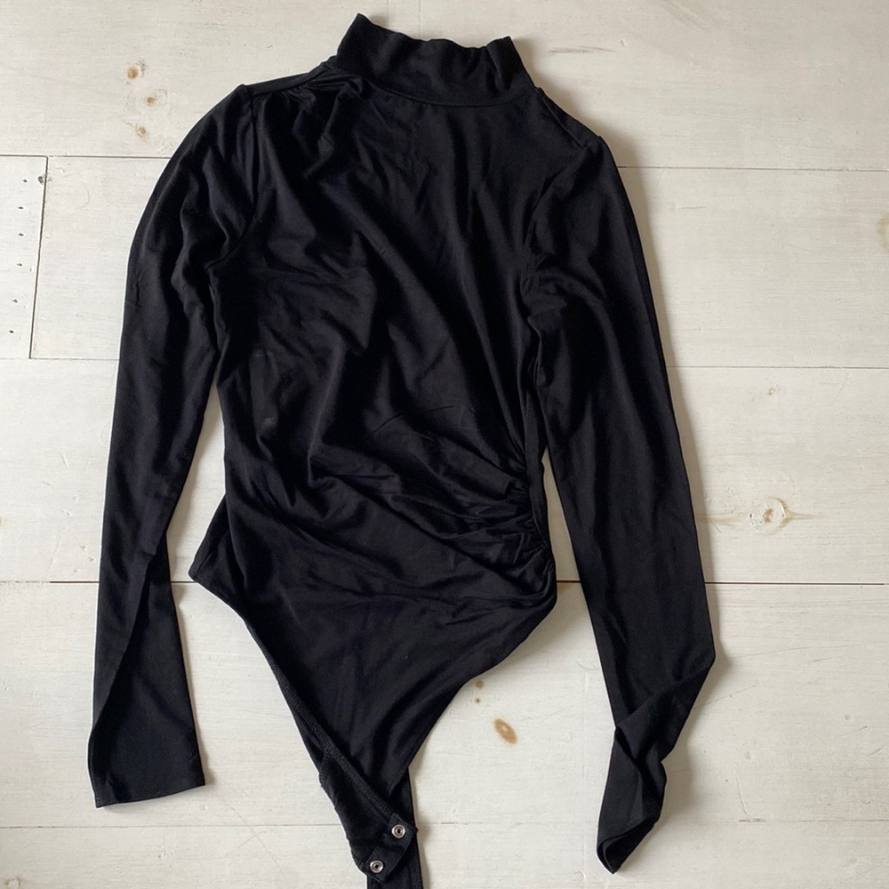 Good American Good Form Turtleneck Body. Never worn.